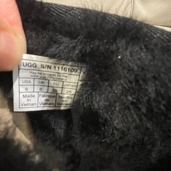 BNIB Authentic UGG Ultra Mini Black Size 8 Women’s - Picture 10 of 14